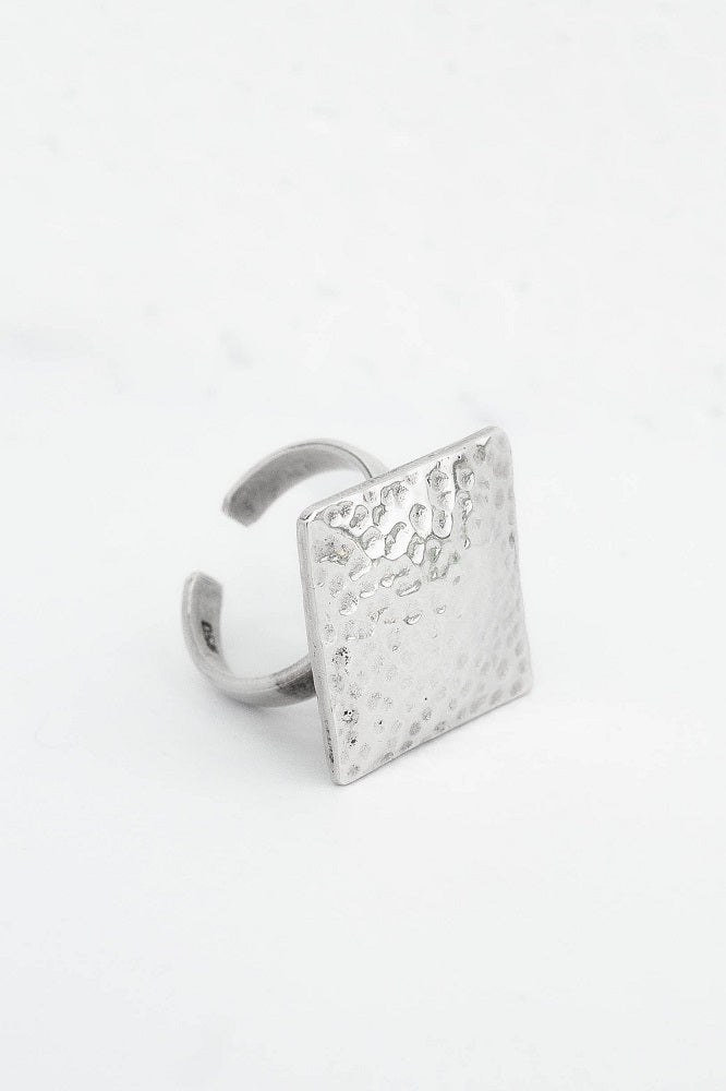 ANILLO ROMBO MARTILLADO GRANDE